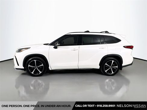 Used 2021 Toyota Highlander XSE image 8