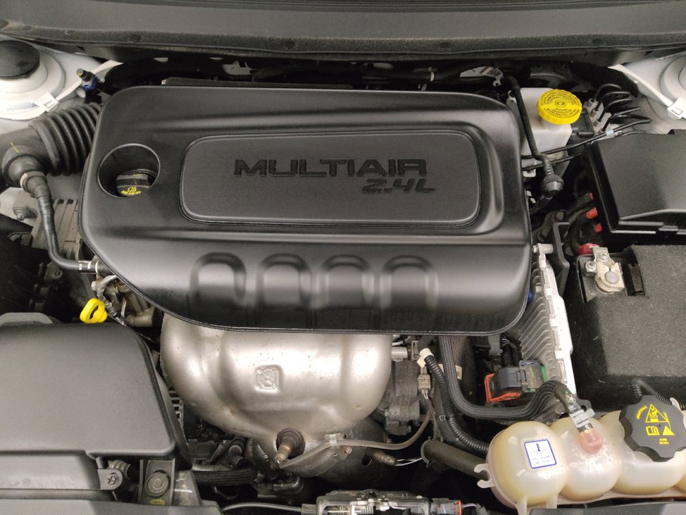 Used 2019 Jeep Cherokee Latitude Plus w/ Cold Weather Group AWD/4WD image 30
