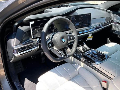 New 2026 BMW 760i xDrive w/ Executive Package AWD/4WD image 8