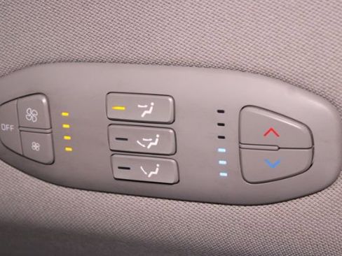 Used 2016 Kia Sedona LX w/ LX Convenience Package image 24