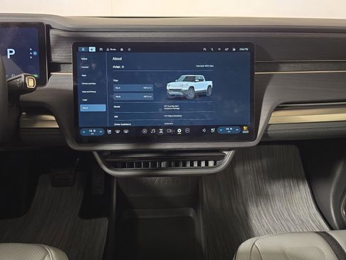 Used 2025 Rivian R1T Adventure AWD/4WD image 27