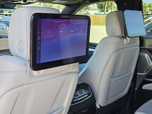 New 2025 Cadillac Escalade Sport Platinum w/ LPO, ONYX Package image 21