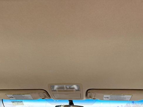 Used 2012 Toyota Camry LE image 15