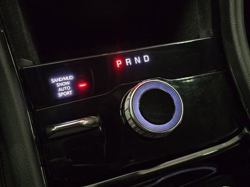 Used 2022 Jeep Grand Cherokee L Limited w/ Black Appearance Package image 8