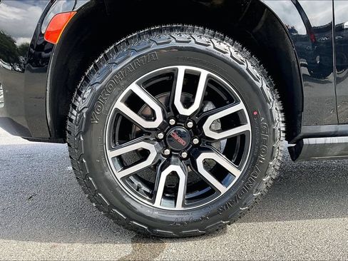 Used 2024 GMC Yukon AT4 w/ AT4 Premium Package AWD/4WD image 35