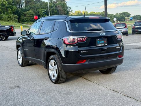 Used 2018 Jeep Compass Latitude w/ Popular Equipment Group FWD image 14
