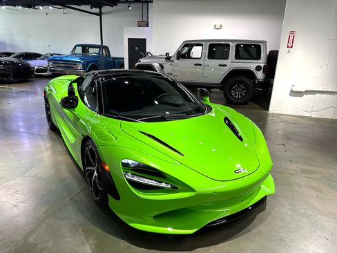 Used 2024 McLaren 750S Spider image 40