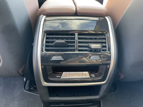 Used 2023 BMW X7 xDrive40i w/ Parking Assistance Package image 44