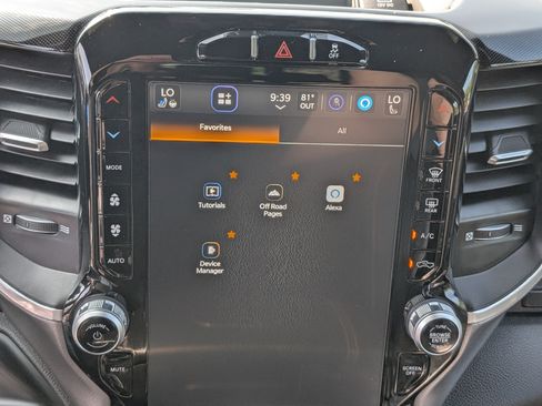Used 2023 RAM 2500 Laramie AWD/4WD image 30