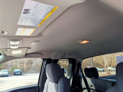 Used 2025 Nissan Frontier S image 27