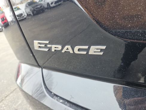 Used 2019 Jaguar E-PACE R-Dynamic SE image 11