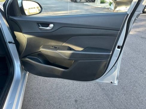 Used 2020 Hyundai Accent SE FWD image 11