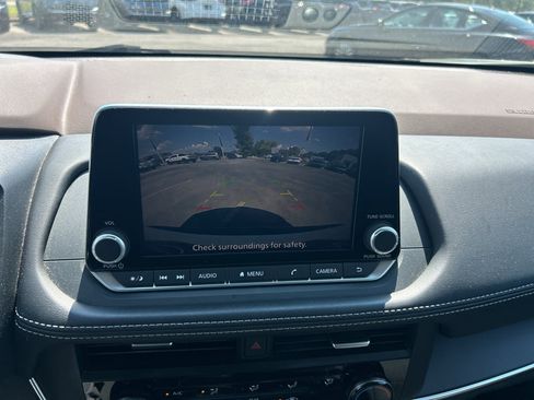 Used 2023 Nissan Rogue S FWD image 20