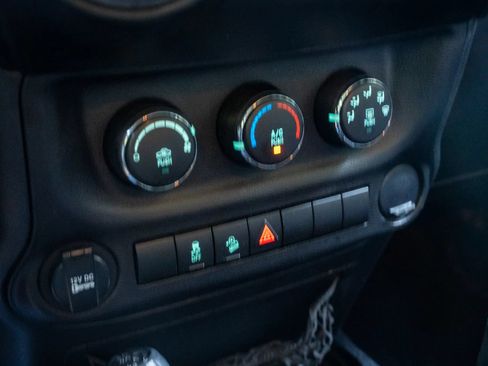 Used 2013 Jeep Wrangler Unlimited Sport AWD/4WD image 17