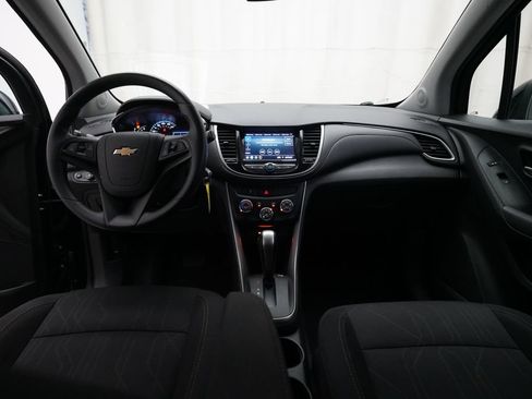 Used 2020 Chevrolet Trax LT FWD image 5