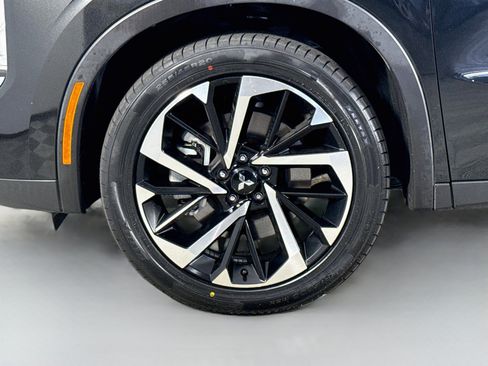 Used 2023 Mitsubishi Outlander SE Black Edition FWD image 38
