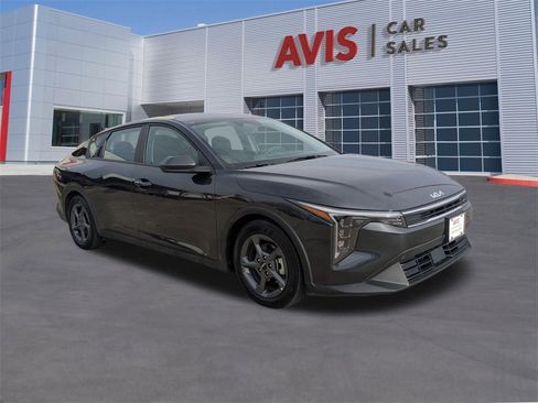 Used 2025 Kia K4 LXS image 3