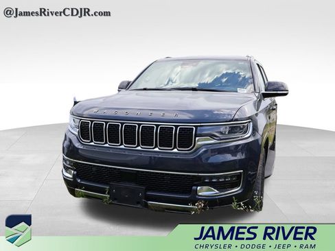 Used 2024 Jeep Wagoneer Series III AWD/4WD image 2