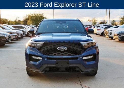 Used 2023 Ford Explorer ST-Line w/ Class IV Trailer Tow Package image 2