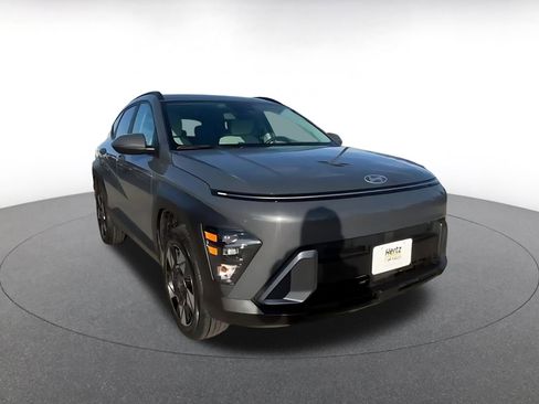 Used 2025 Hyundai Kona SEL image 3