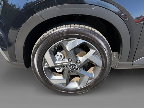 Certified 2026 Hyundai Venue SEL FWD image 9