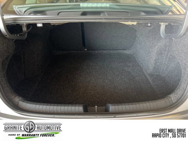 Used 2025 Volkswagen Jetta SE FWD image 28