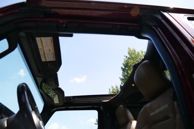 Used 2021 Jeep Wrangler Unlimited Rubicon AWD/4WD image 12