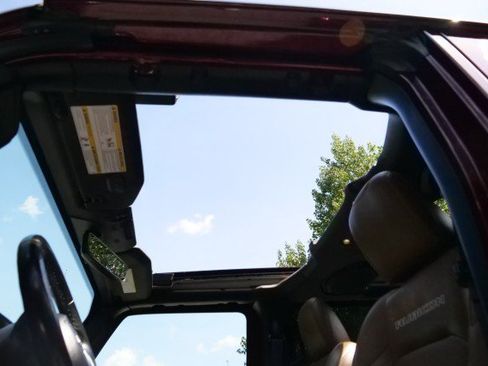 Used 2021 Jeep Wrangler Unlimited Rubicon AWD/4WD image 12