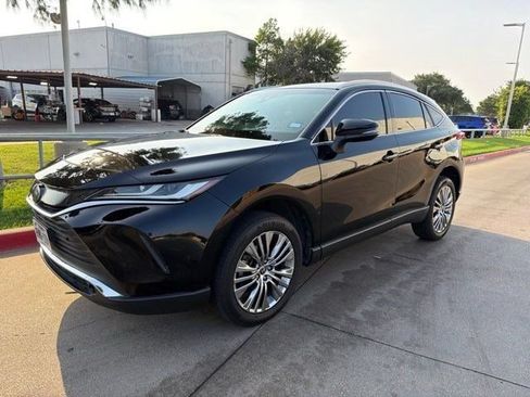Used 2022 Toyota Venza XLE AWD/4WD image 4