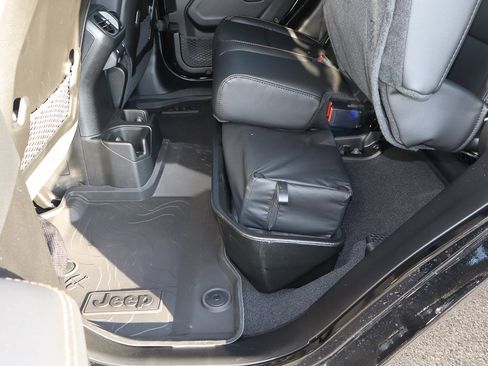 New 2026 Jeep Gladiator Sport image 16