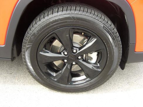 Used 2021 Jeep Cherokee Latitude Plus w/ Sun & Sound Group image 4