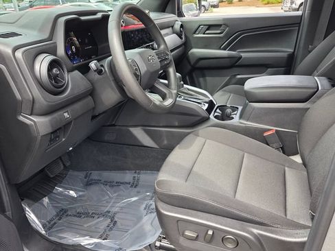 Used 2024 Chevrolet Colorado Trail Boss w/ Technology Package AWD/4WD image 11