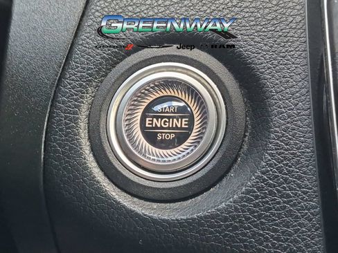 Used 2020 Mercedes-Benz GLC 300 4MATIC image 32