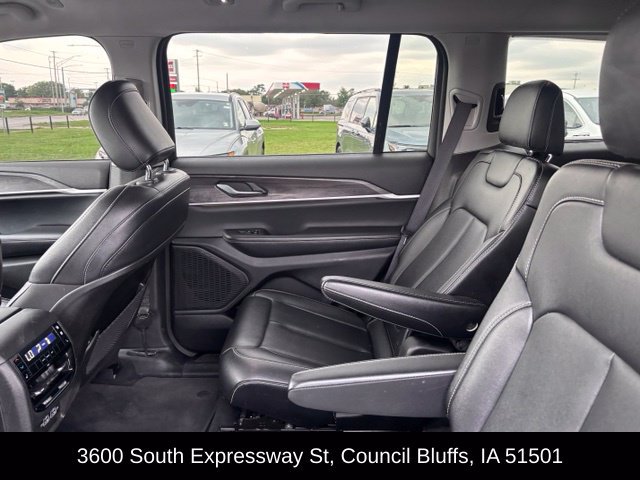 Used 2023 Jeep Grand Cherokee L Limited AWD/4WD image 43