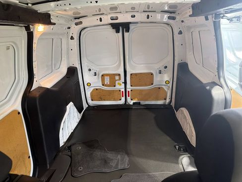 Used 2017 Ford Transit Connect XLT FWD image 16
