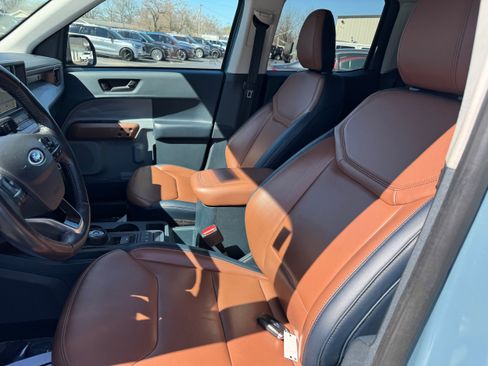 Used 2022 Ford Maverick Lariat image 13