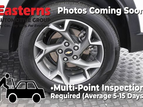 Used 2025 Chevrolet Trax LT FWD image 32