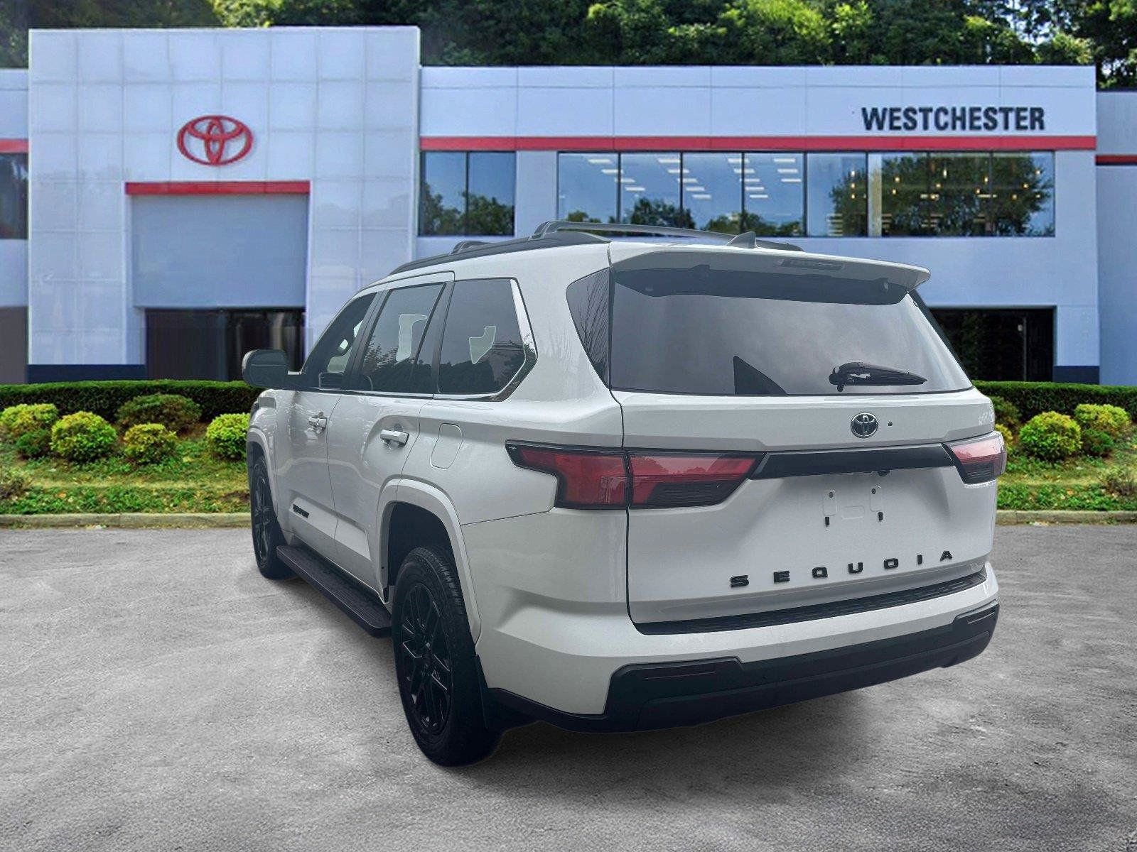 Used 2024 Toyota Sequoia SR5 w/ SR5 Premium Package AWD/4WD image 5
