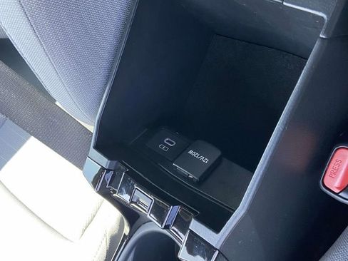 Used 2025 Toyota Corolla SE FWD image 26