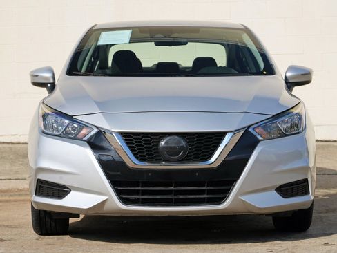 Used 2021 Nissan Versa SV FWD image 6