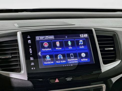 Used 2017 Honda Pilot Touring image 13