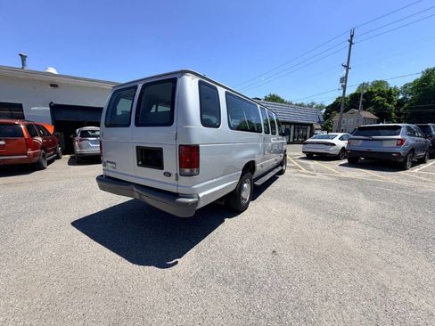 Used 2006 Ford E-350 and Econoline 350 XL RWD image 35