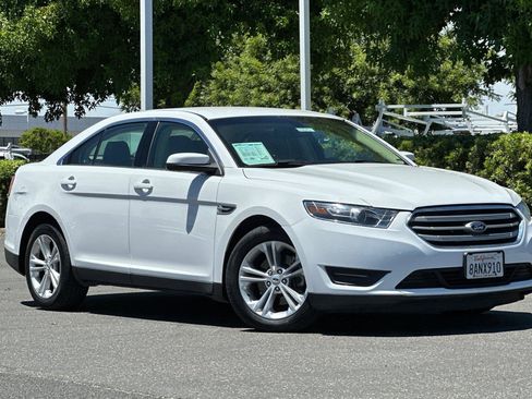 Used 2017 Ford Taurus SEL w/ Equipment Group 201A FWD image 2