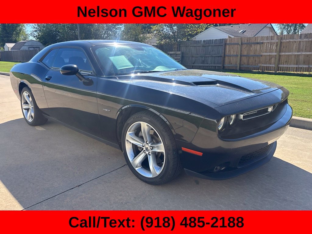 Used 2017 Dodge Challenger R/T w/ Sound Group RWD image 3