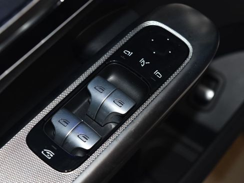 Certified 2024 Mercedes-Benz GLC 300 4MATIC image 6