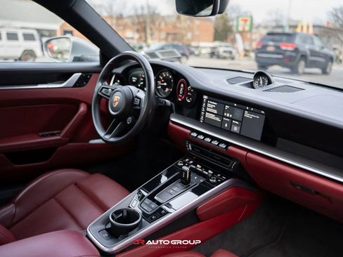 Used 2020 Porsche 911 Carrera S image 23