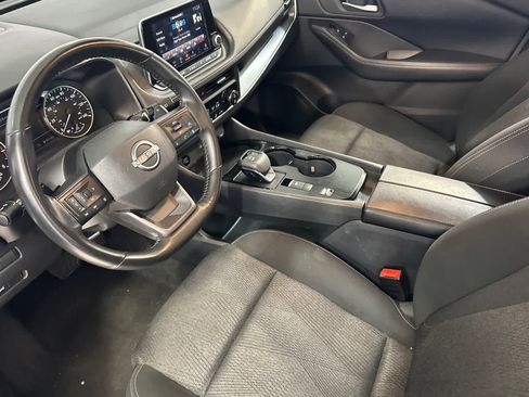 Used 2025 Nissan Rogue SV FWD image 14