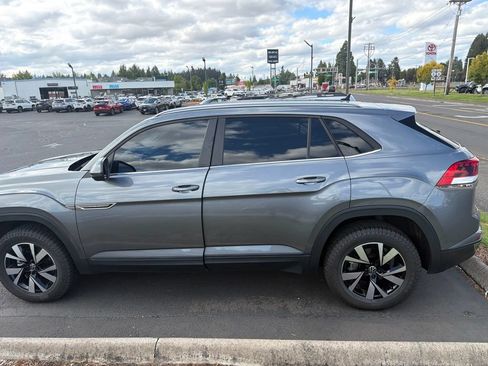 Used 2022 Volkswagen Atlas Cross Sport SE AWD/4WD image 6