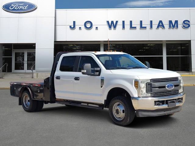 Used 2018 Ford F350 XL w/ Power Equipment Group AWD/4WD image 1