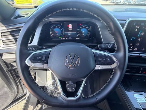 Used 2025 Volkswagen Atlas Cross Sport SE AWD/4WD image 21